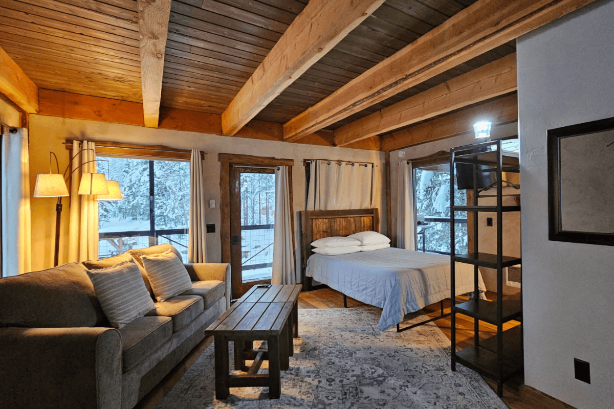 Glacier Highline's Tower Studio - interior view