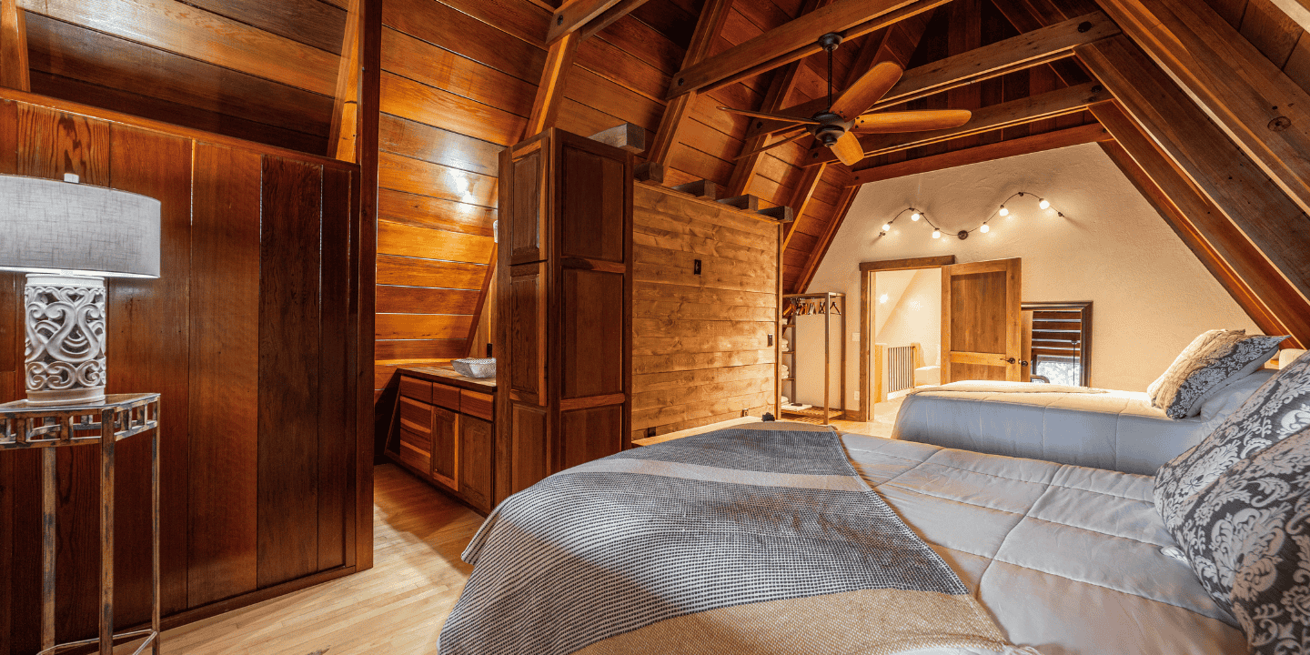 Upstairs bedroom - Hebron House - Vacation Rental Glacier National Park